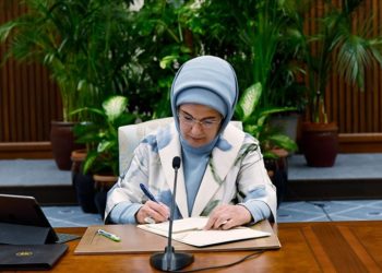 Emine Erdoğan, Çorum'da atık malzeme toplanmasına öncülük eden imamı tebrik etti