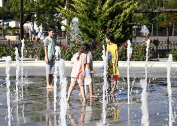Hava sıcaklıkları iç ve batı bölgelerde azalacak, Doğu ve Güneydoğu'da artacak