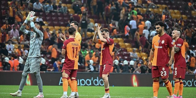 Galatasaray lige iyi başlıyor
