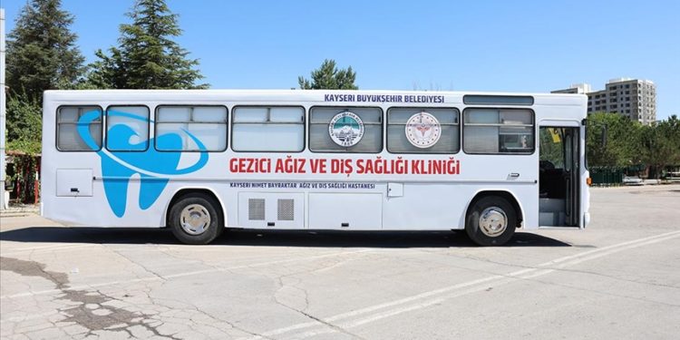 Gezici Ağız ve Diş Sağlığı Kliniği, Hatay’da 15 bin 300 depremzedeye hizmet verdi
