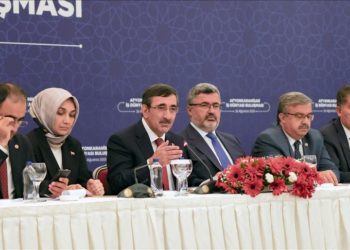 Orta vadede tek haneli enflasyona gitmeyi öngörüyoruz