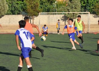 Batman'da sokakta yetenekleri keşfedilen çocuklar futbola kazandırılıyor