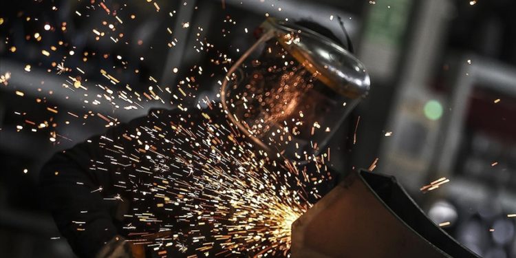 Türkiye ekonomisi yılın ikinci çeyreğinde yüzde 3,8 büyüdü