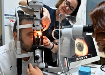 Babanın gözünden alınan dokuyla geliştirilen kök hücre oğluna ışık oldu