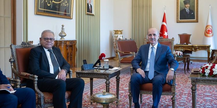 TBMM Başkanı Kurtulmuş, Pakistan'ın Ankara Büyükelçisi Cüneyd'i kabul etti