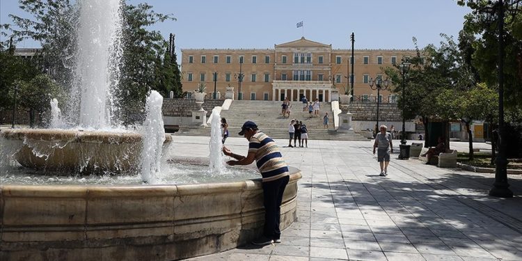 Yunanistan'da son 14 yılın en sıcak temmuzu yaşandı