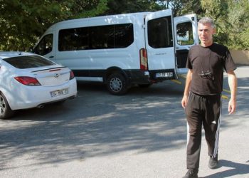 Depremde bacağını kaybetti, temin edilen protezle 6 ay sonra ilk adımını attı