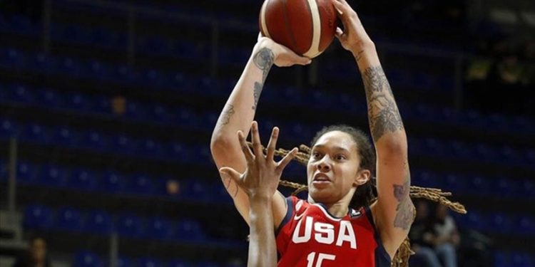 Diana Taurasi, WNBA'de 10 bin sayı barajını aşan ilk basketbolcu oldu