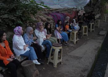 Irak'ta demlenen çaylar İran'da içiliyor