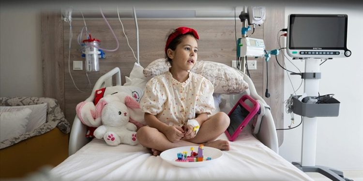 Minik Defne’nin doğuştan “yarım kalbi” artık sağlıkla atacak