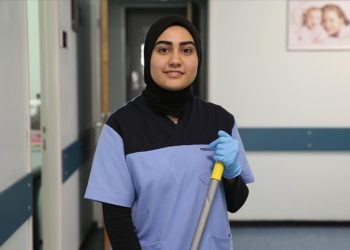 Temizlik personeli olarak çalıştığı üniversitenin tıp fakültesini kazandı