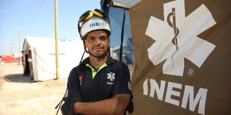 Hatay’da 10 yaşındaki Baran’ı enkazdan kurtaran ekipten Portekizli Racha o anları unutamıyor