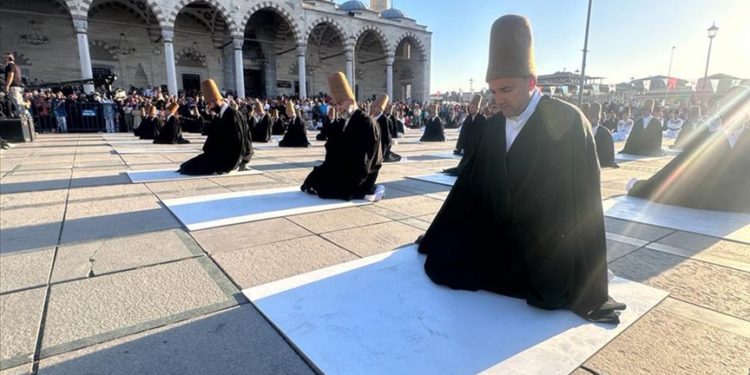 20. Uluslararası Konya Mistik Müzik Festivali'nde "Hazreti Mevlana Gülşeni'ne Davet" programı gerçekleştirildi