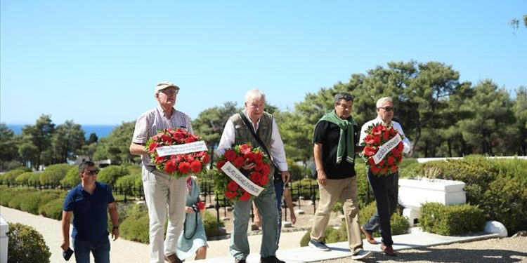 Babasının 108 yıl önce savaşmak için geldiği topraklarda dostluk köprüsü kurdu