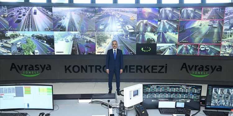 Avrasya Tüneli’nin günlük geçiş rakamları garantiyi aştı