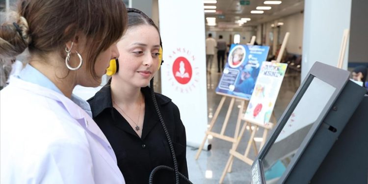 İşitme bozukluğu olanlar biyonik kulak ameliyatı ile işitme yetilerini geri kazanıyor