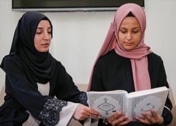 Diyarbakırlı Sedef, güzel sesiyle Kur’an-ı Kerim’i dünyaya duyurmak istiyor