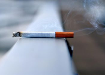 Şizofreni hastaları sigara içmeye genetik olarak daha yatkın olabilir