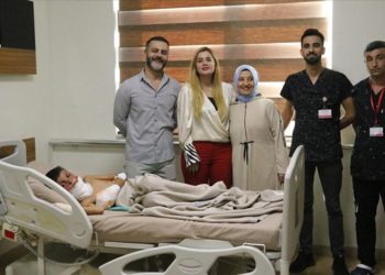 Kardeşini kurtarmaya çalışırken vücudu yanan Azerbaycanlı çocuğa Şanlıurfa’da doku nakli