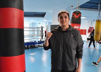 Milli boksör Busenaz Sürmeneli, 2024 Paris Olimpiyatları için hazırlanıyor