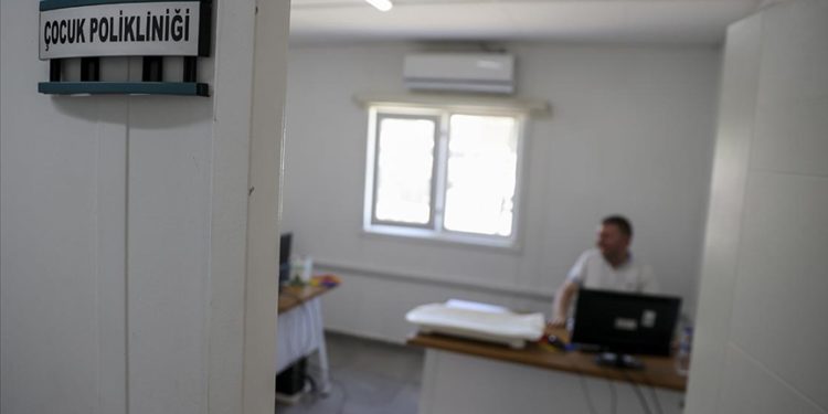 İslahiye ve Nurdağı’nda yaklaşık 21 bin depremzedeye mobil sağlık hizmeti verildi