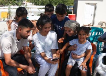 Halay çekenlerden meteor yorumu: Meteora selam, halaya devam