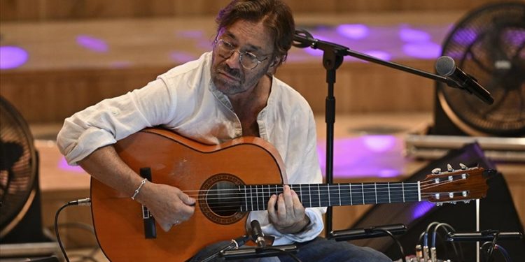 Gitar virtüözü Al Di Meola, Başkentte konser verdi