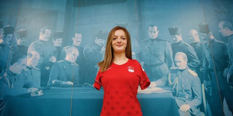 Milli para yüzücü Sümeyye Boyacı'nın hayatı belgesel oldu