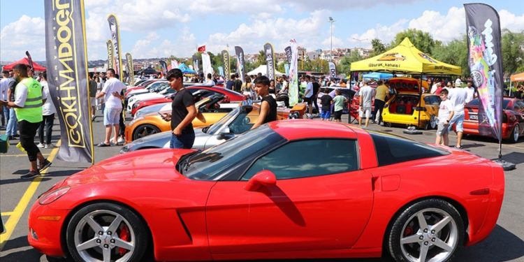 Modifiye araç tutkunları Tekirdağ'da buluştu