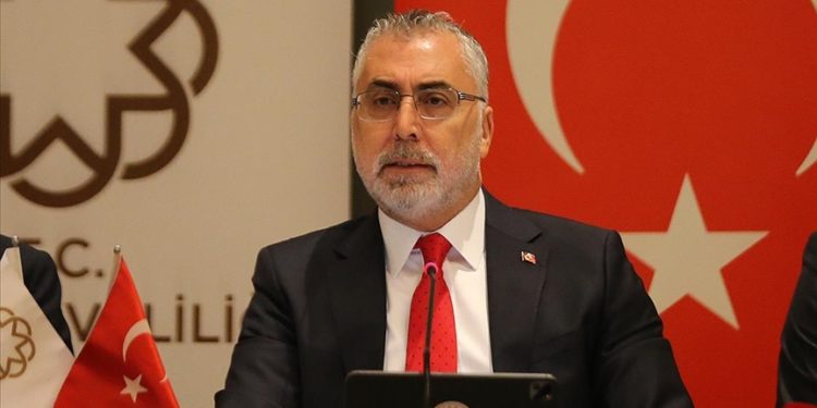 Bu yüzyılı emeğin, yatırımın, üretimin, istihdamın, büyümenin ve refahın yüzyılı yapacağız