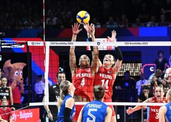 Siyasilerden Avrupa Şampiyonu “Filenin Sultanları”na tebrik