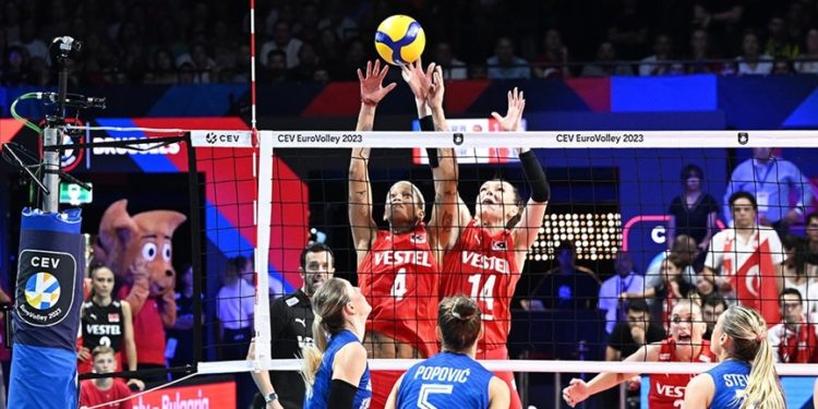 Siyasilerden Avrupa Şampiyonu “Filenin Sultanları”na tebrik