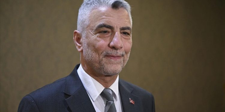 OVP hedeflerimiz doğrultusunda hizmet ihracatımızı 2028’e kadar 200 milyar dolara çıkarmayı amaçlıyoruz