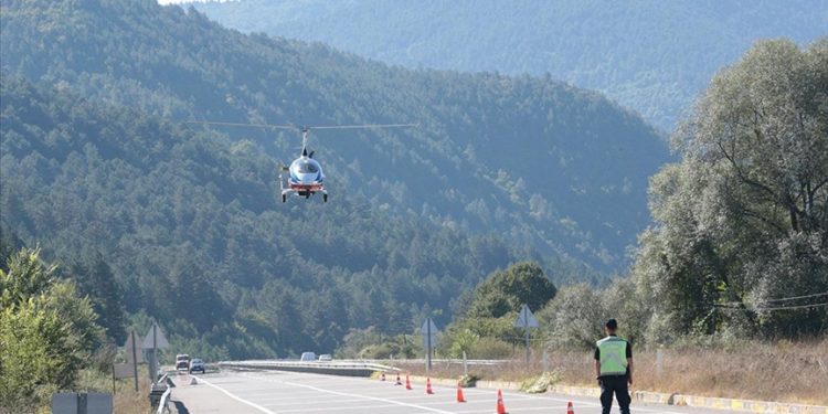 Bolu'da kural ihlali yapan sürücüler "cayrokopter" ile tespit edildi