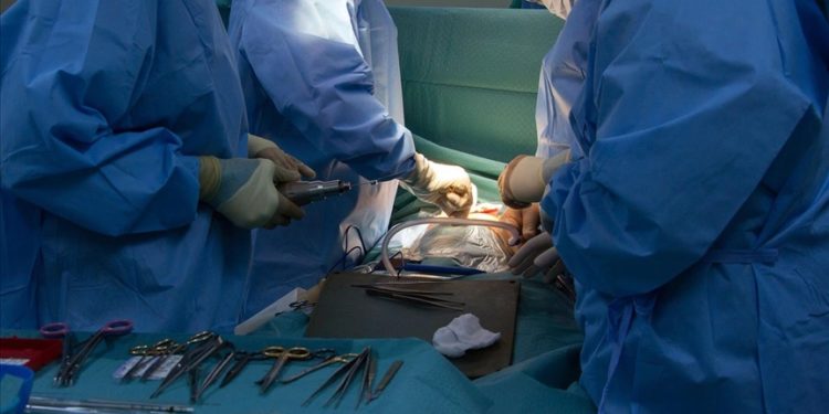 İngiltere’de kadın cerrahlar, meslektaşları tarafından cinsel saldırıya maruz kaldıklarını anlattı