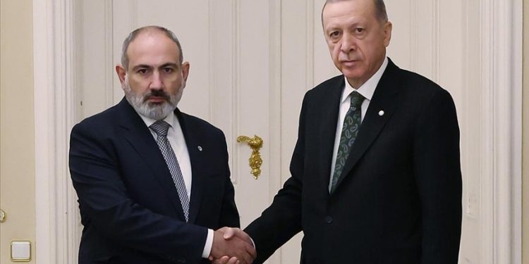 Cumhurbaşkanı Erdoğan, Ermenistan Başbakanı Paşinyan ile telefonda görüştü