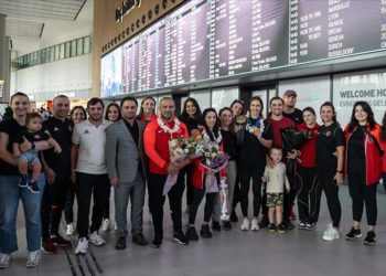 Dünya Güreş Şampiyonası'nda mücadele eden Kadın Güreş Milli Takımı yurda döndü