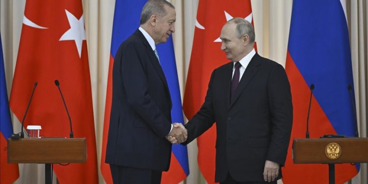 Putin, Cumhurbaşkanı Erdoğan'ı anlatan belgeseli kendisine takdim etti