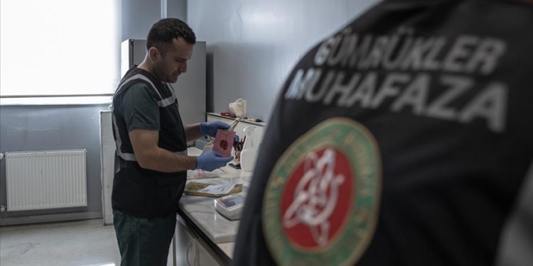 Gümrükler Muhafaza Kriminal Laboratuvar uluslararası geçerliliğe sahip uyuşturucu analizlerinin sayısını artırdı