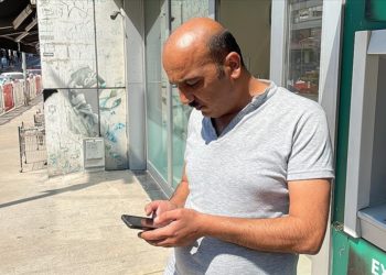 Yanlışlıkla hesabına yatırılan 500 bin lirayı sahibine gönderdi