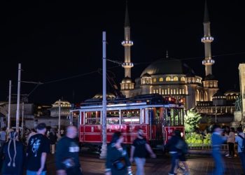 İstanbul yılın 8 ayında 11,5 milyonu aşkın yabancı ziyaretçi ağırladı