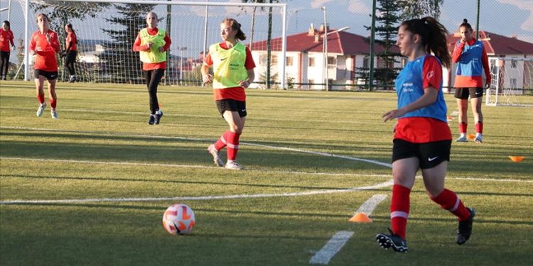 19 Yaş Altı Kadın Milli Futbol Takımı’nın hedefi A Ligi’nde kalmak