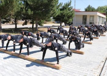 Yozgat POMEM'de kadın polis adayları zorlu eğitim süreciyle mesleğe hazırlanıyor