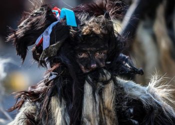 Balıkesir’in kurtuluş yıl dönümü geleneksel “Tülütabaklar” gösterisiyle renklendi