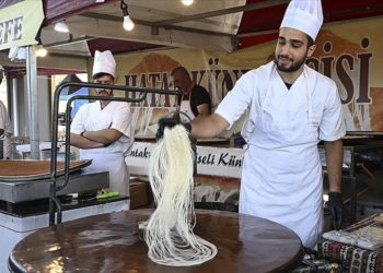 Hataylı esnaf, deprem yaralarını başkentte sarıyor