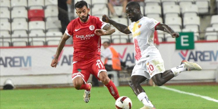 Bitexen Antalyaspor ile Mondihome Kayserispor berabere kaldı