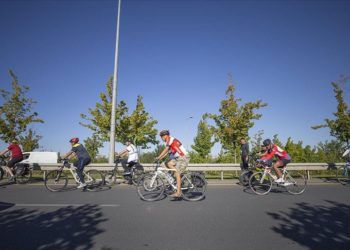 Kanser hastaları ve hekimler lenfomaya dikkati çekmek için pedal çevirdi