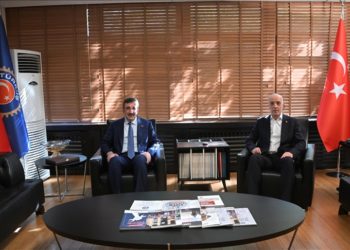 Cumhurbaşkanı Yardımcısı Yılmaz TÜRK-İŞ'i ziyaret etti