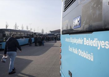 Ankara’daki özel halk otobüsçüleri bazı ücretsiz biniş kartlı yolcuları taşımama kararı aldı