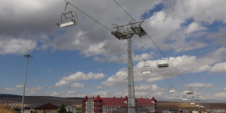 Kars’ta turizmciler yurt dışından doğrudan uçuşların başlatılmasını talep ediyor